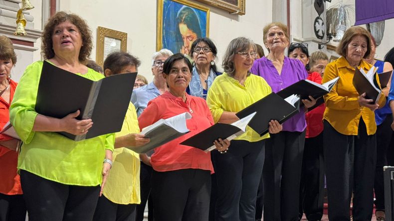 Cantata gratuita del coro del CEPAM en la Basílica San Francisco