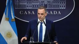 El vocero presidencial, Manuel Adorni, tendrá un ascenso.