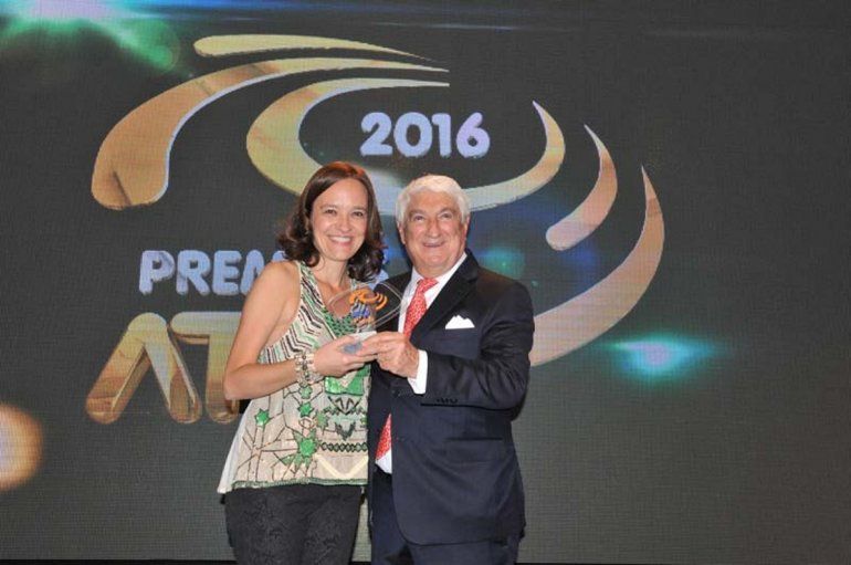 julieta pose premios atvc.jpg