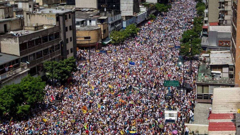 Nueva jornada de protestas en Venezuela en medio del apagón más largo