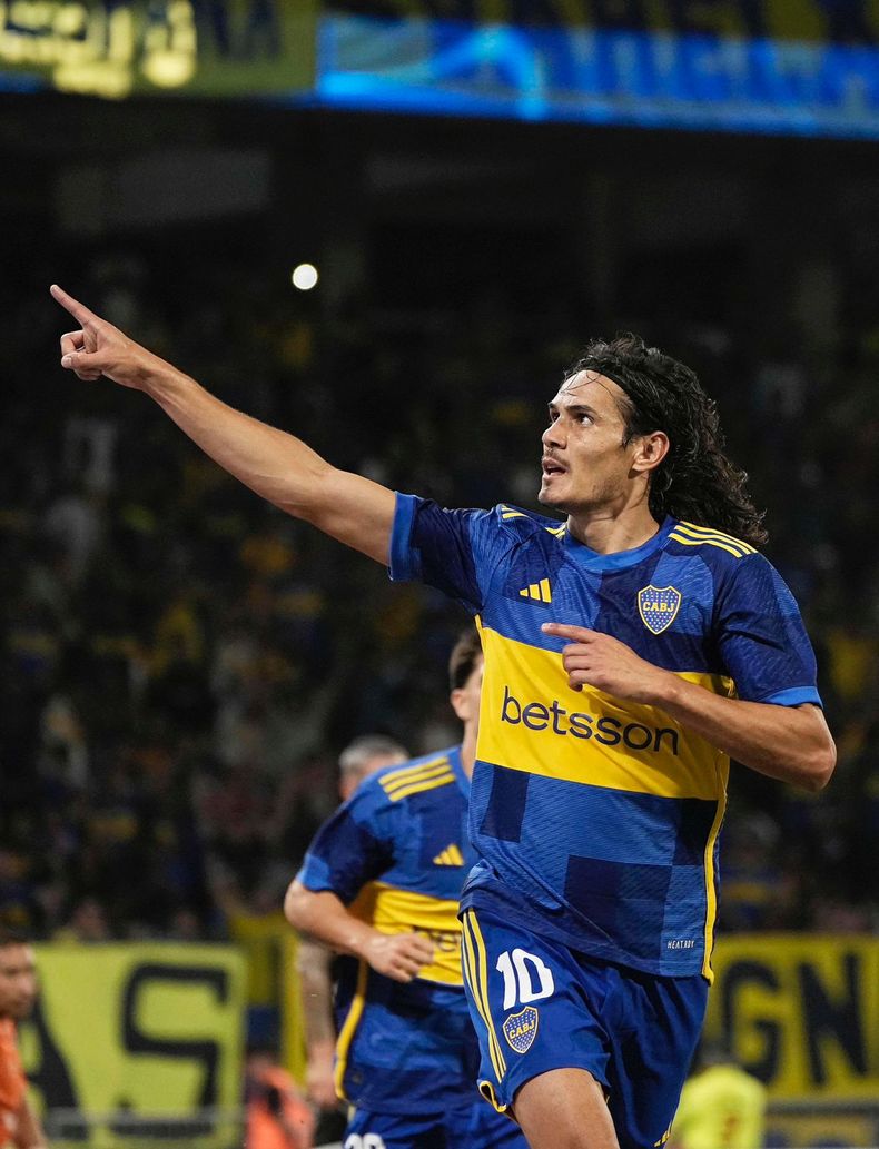 Boca aplastó por 3 a 0 a Central Norte y avanza en la Copa Argentina. Fue doblete de Cavani, con tijera incluida, y otro de Merentiel.