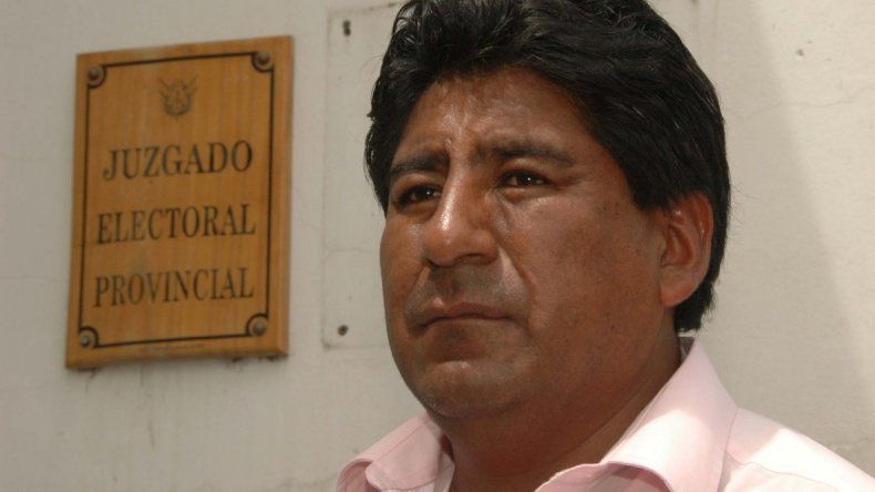 Catamarca: detienen a un ex intendente por repartir boletas en la fila para votar