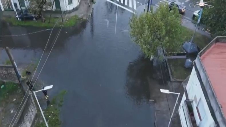 El temporal golpeó al AMBA y provocó destrozos y calles inundadas: qué dice el pronóstico para las próximas horas.