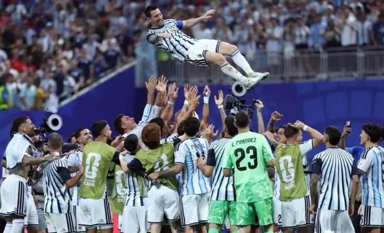 Messi se retiró de la Selección y recibió una lluvia de mensajes de sus compañeros.&nbsp;
