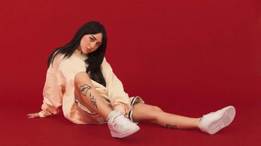 Nicki Nicole sacó su nuevo disco llamado Yo no solo soy lo que doy, sino también lo que escucho, donde canta junto a reconocidos artistas en distintos temas.