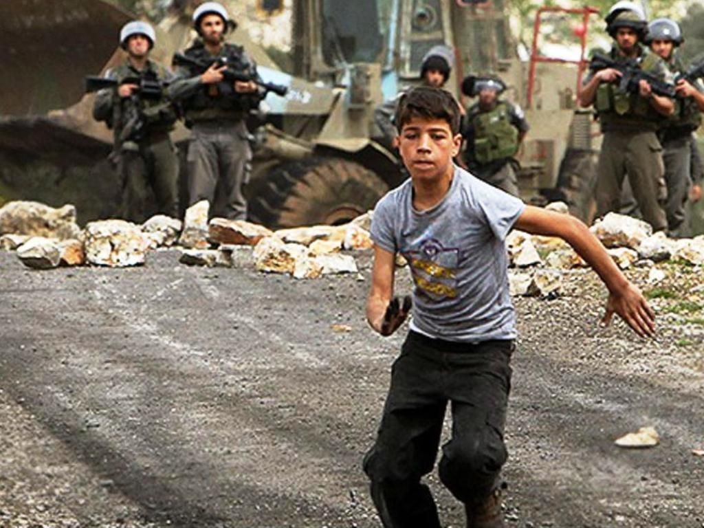 Niño terrorismo
