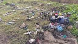 Preocupación ambiental en Caimancito: denuncian que vecinos tiran basura en espacios verdes