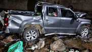 Volcó una camioneta con un cargamento de hojas de coca en Los Nogales