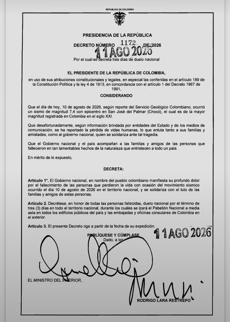 El presidente de la Rep&uacute;blica orden&oacute; que se izara el Pabell&oacute;n Nacional a media asta en todos los edificios p&uacute;blicos del pa&iacute;s y las embajadas y oficinas consulares de Colombia en el exterior - cr&eacute;dito Dapre