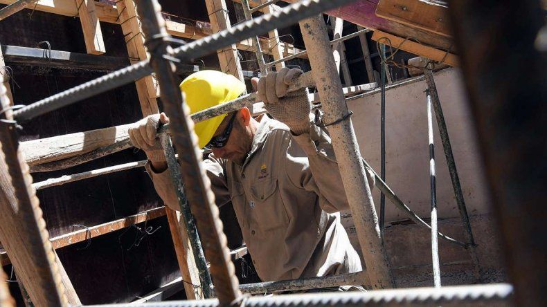 Obras privadas y actividades profesionales se reactivan en varias provincias