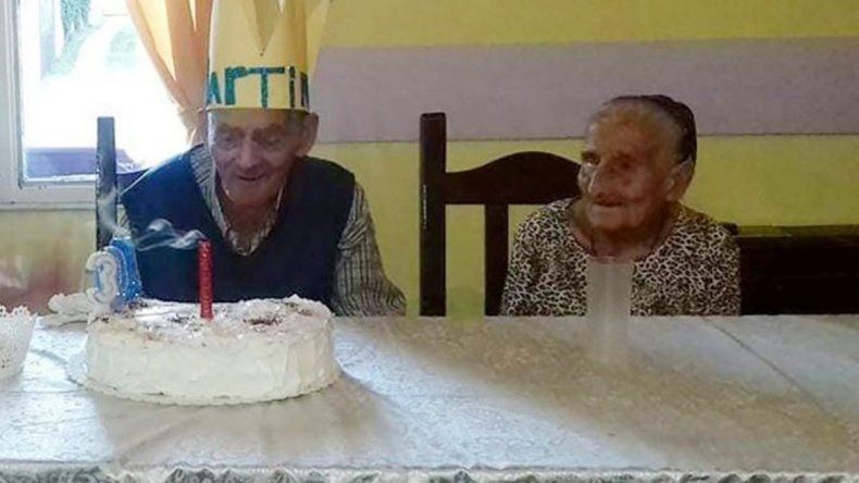 Un abuelo cumplió 103 años y se reencontró con su amiga de 105