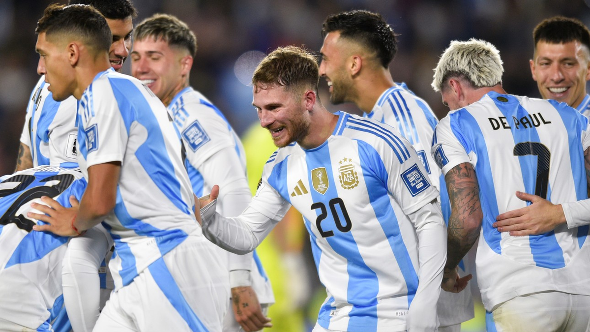 La Selección Argentina goleó a Chile 3 a 0