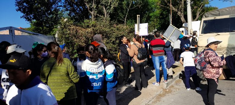 Peregrinos del Colegio Nuestra Señora del Huerto hacia Río Blanco