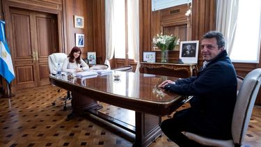 Wado de Pedro confirmó que el Gobierno analiza abonar una suma fija para aquellos sectores de la economía que han perdido contra la inflación.