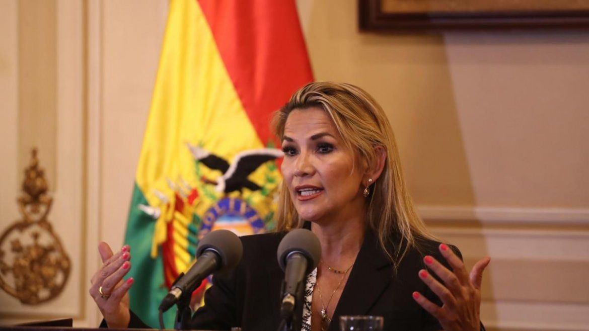 Todo Jujuy | jeanine-anez-presidenta-interina-de-bolivia-con-el-apoyo-del-ejercito-1.jpeg