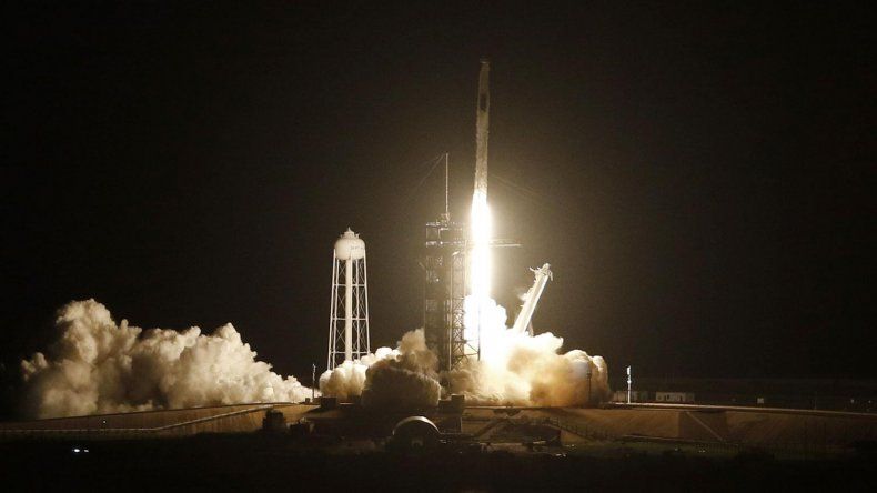 SpaceX sigue haciendo historia en la carrera espacial