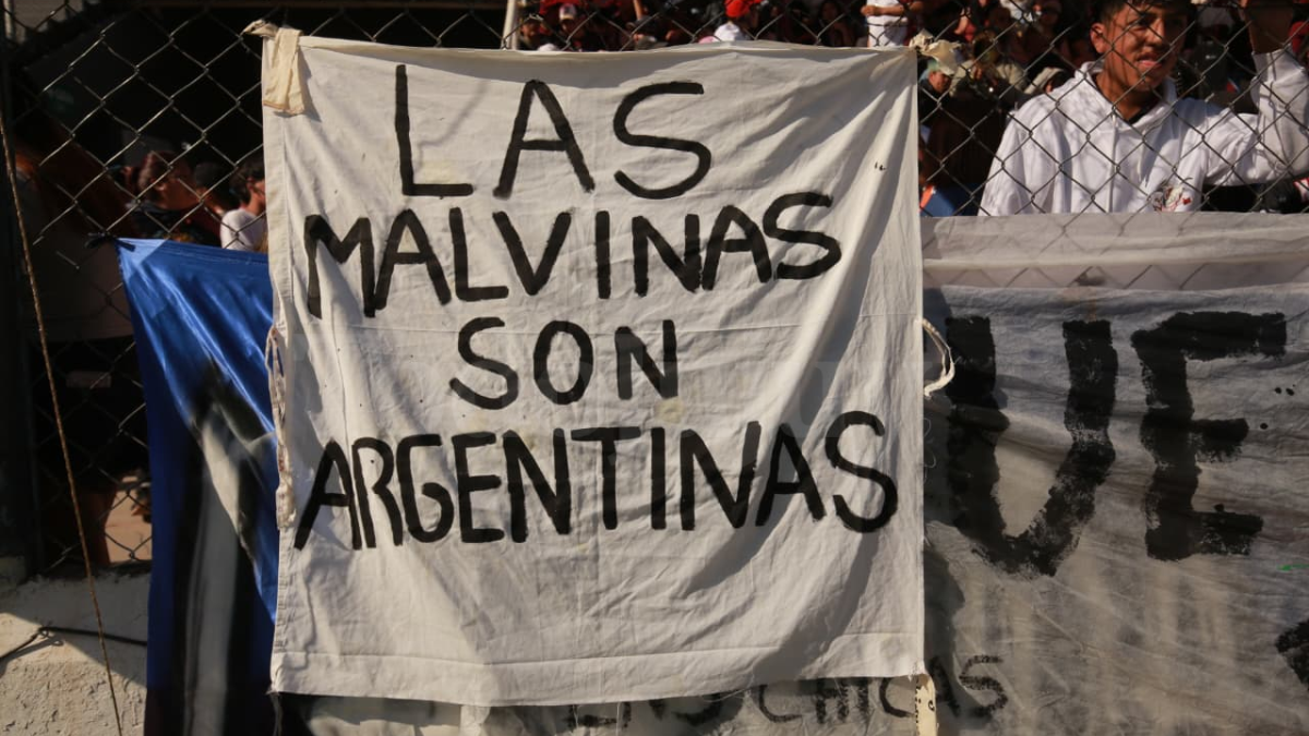 Las Malvinas son argentinas en el finde estudiantil de la FNE 2026.