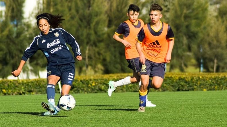 Fútbol mixto en Argentina (Foto ilustrativa)