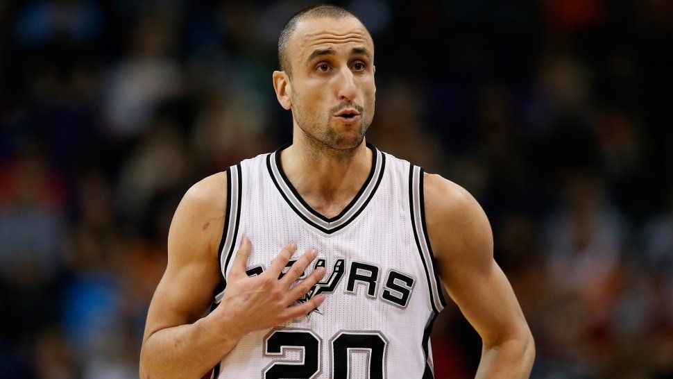 Manu Ginóbili sumó 14 puntos en la sufrida victoria de los Spurs