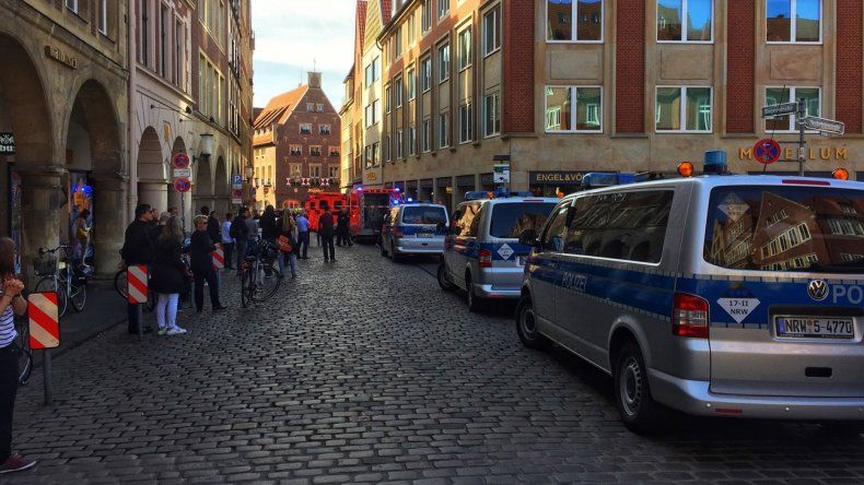 Un vehículo atropelló a un grupo de personas en Münster, Alemania: hay muertos