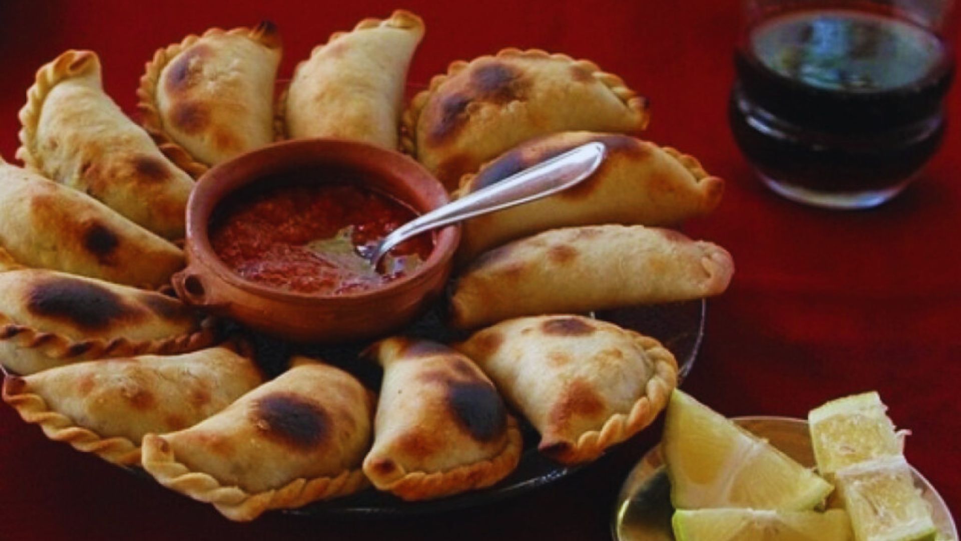 se viene el dia internacional de la empanada