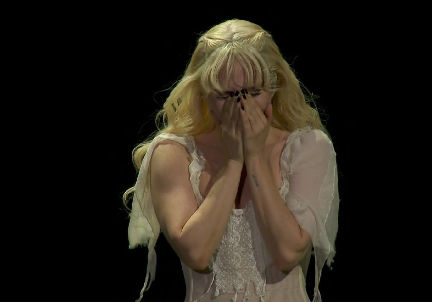 lady gaga emocionada ante mas de dos millones de personas en copacabana