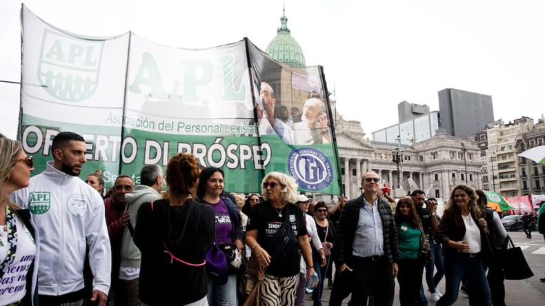 Marcha de la CGT en apoyo a los jubilados Marcha de la CGT en apoyo a los jubilados