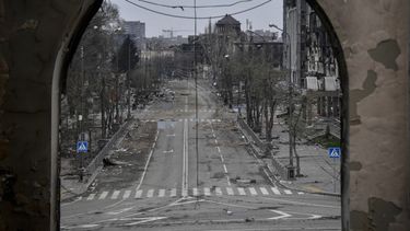 Pedimos a las autoridades de Kiev que hagan gala de sentido común y den la orden a los combatientes de poner fin a su insensata resistencia dijo el Ministerio ruso de Defensa.