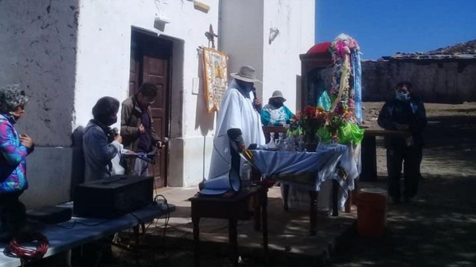 punta corral: las celebraciones de semana santa por facebook