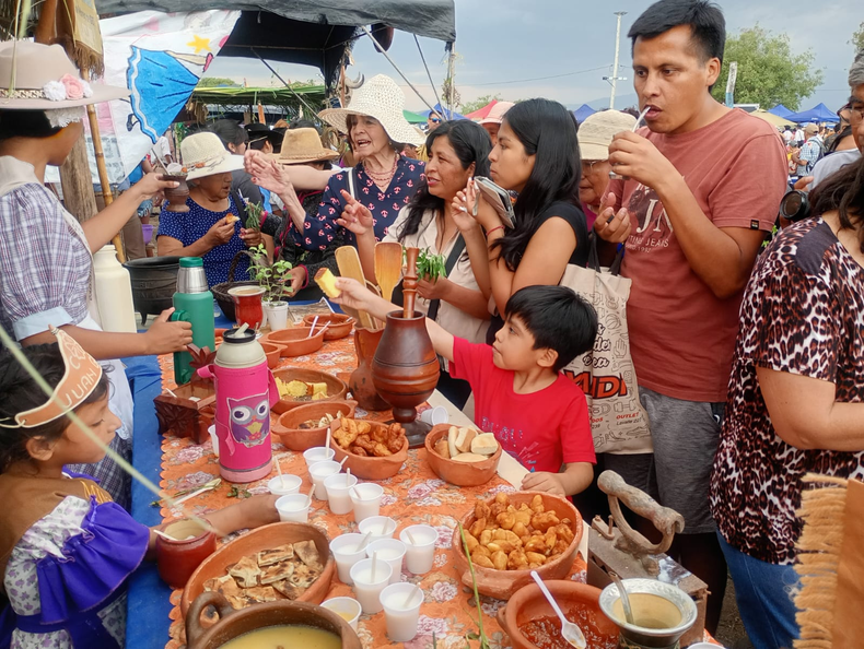 Mateada gaucha por la Semana de la Tradición. Mateada gaucha por la Semana de la Tradición.