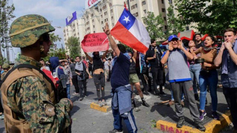 Volvieron a incendiar un centro comercial en las protestas de Chile