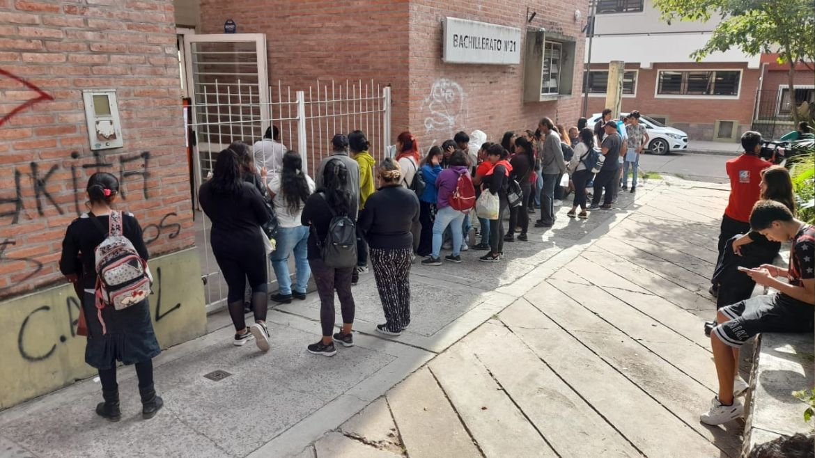 Gran demanda en el primer día de inscripción para las mesas extraordinarias