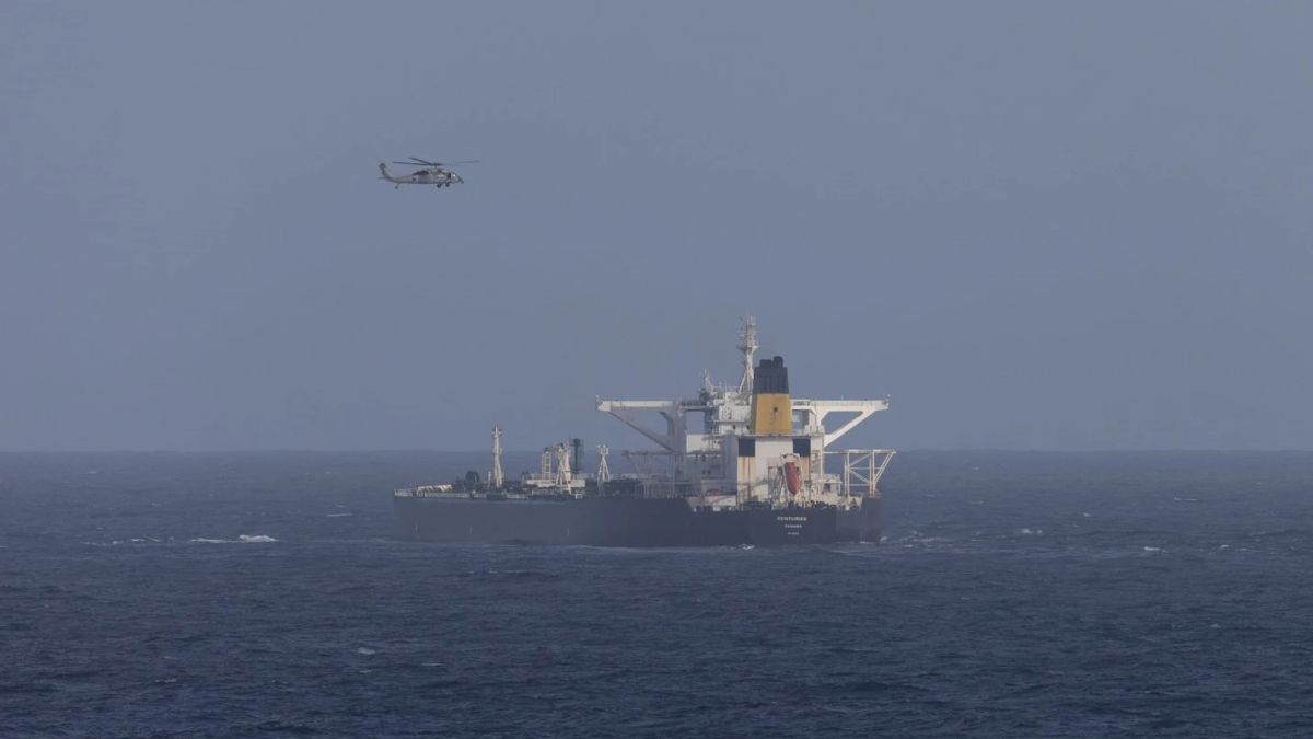 Tensión en Venezuela: Rusia envió un submarino para custodiar un petrolero que EE.UU. intenta incautar.