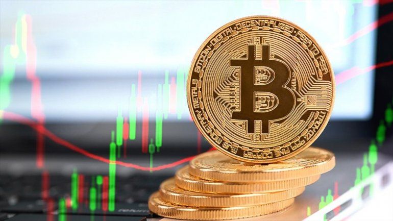 El Bitcoin se desplomó y el Ethereum rompió nuevo record.&nbsp;