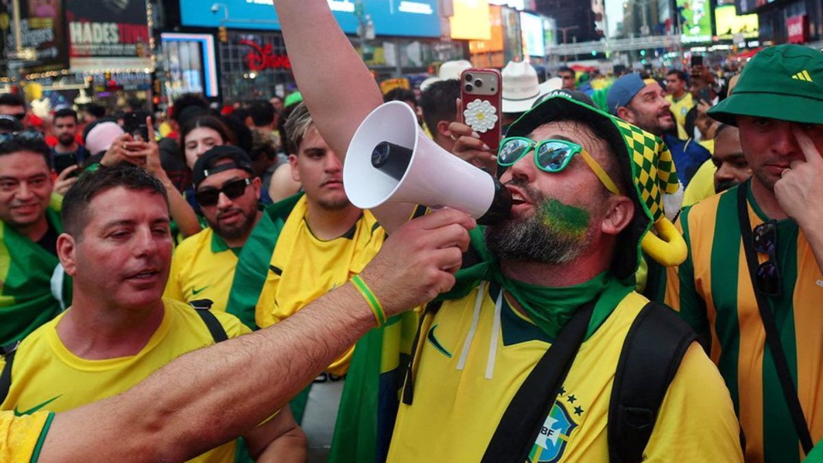 Hinchas de Brasil le hicieron una canción a Argentina.