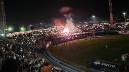 Sin luz en la cancha.