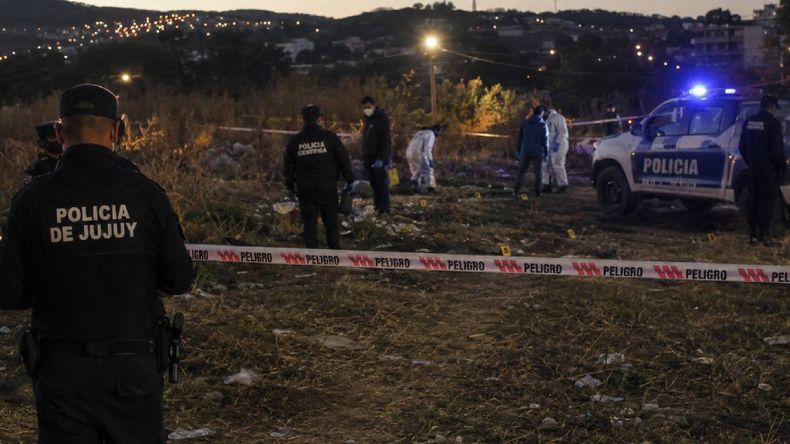 Hallaron un cuerpo en avanzado estado de descomposición en El Carmen (imagen realizada con IA)