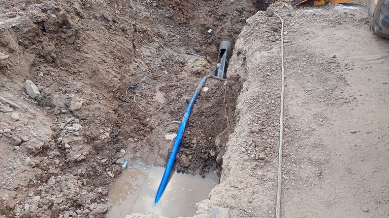 Corte de agua en barrio Huaico e interrupción de tránsito
