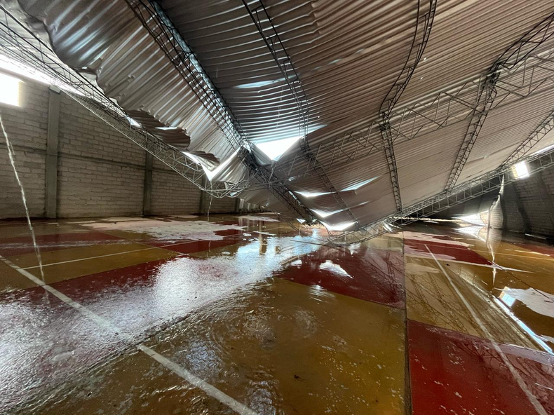 Salón destruido tras la caída de granizo en Abra Pampa.