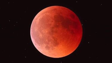 un eclipse de luna de extensión parecida no ha ocurrido desde 1440 y no volverá a ocurrir hasta dentro de seis siglos, en 2669.