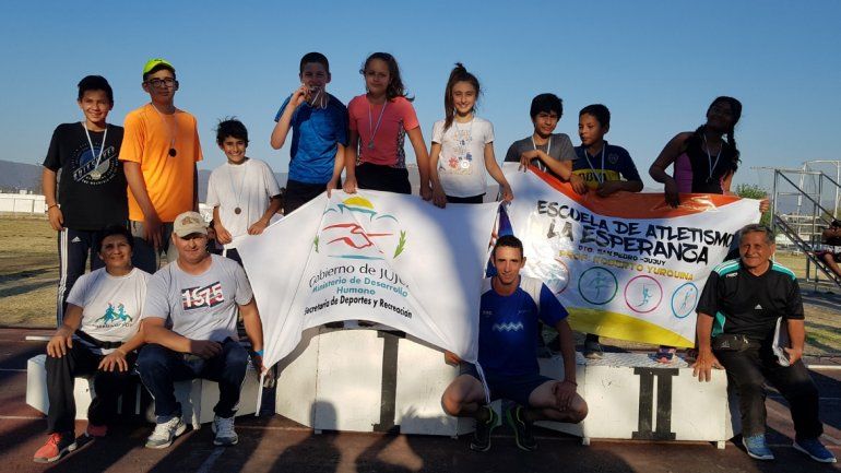 Delegación jujeña en Salta.jpg