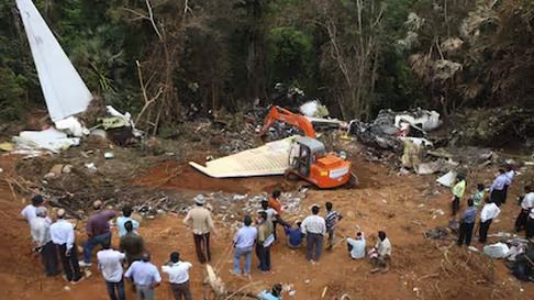 Todo Jujuy | El único sobreviviente de la tragedia del avión salió caminando hasta la ambulancia
