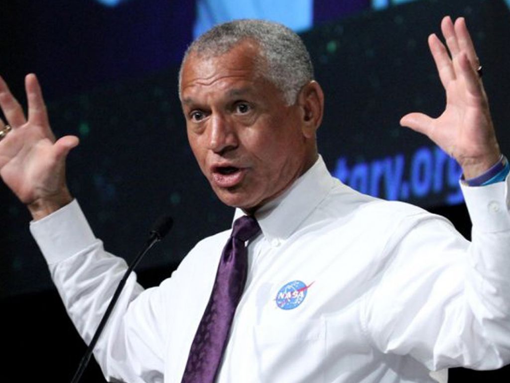 El jefe de la NASA, Charles F. Bolden Jr