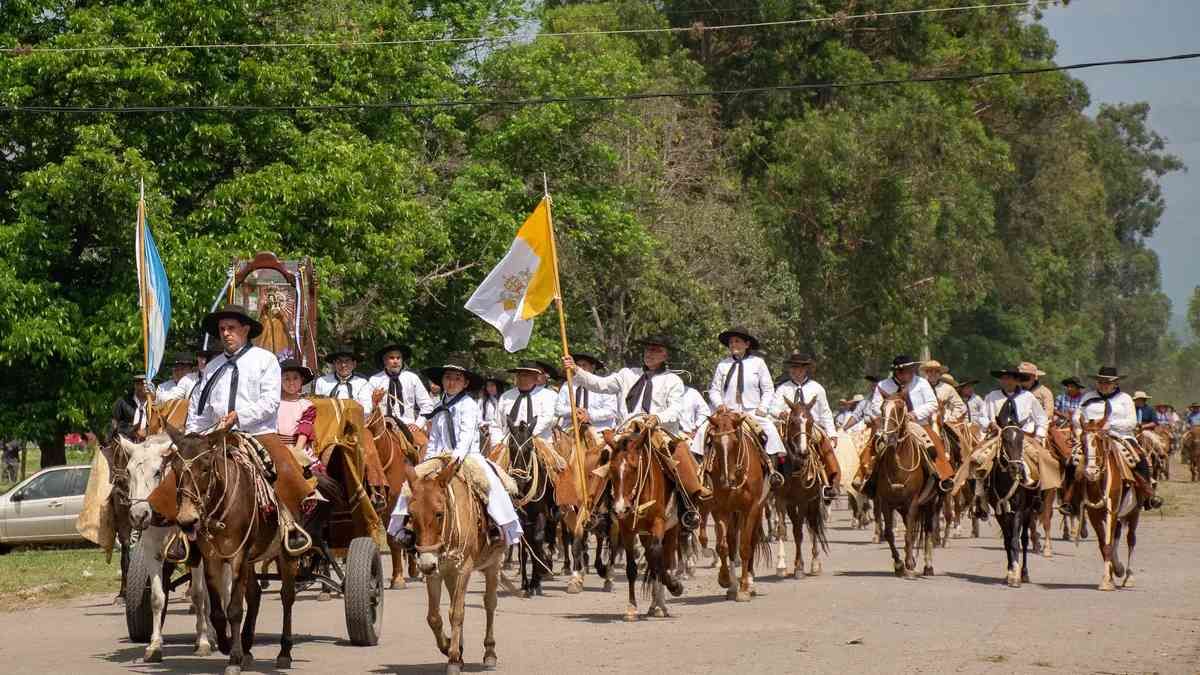 Peregrinacióngaucha a Río Blanco