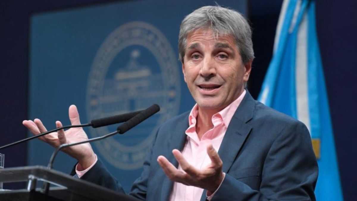 La Justicia ordenó a Luis Caputo entregar un informe completo del acuerdo con el FMI
