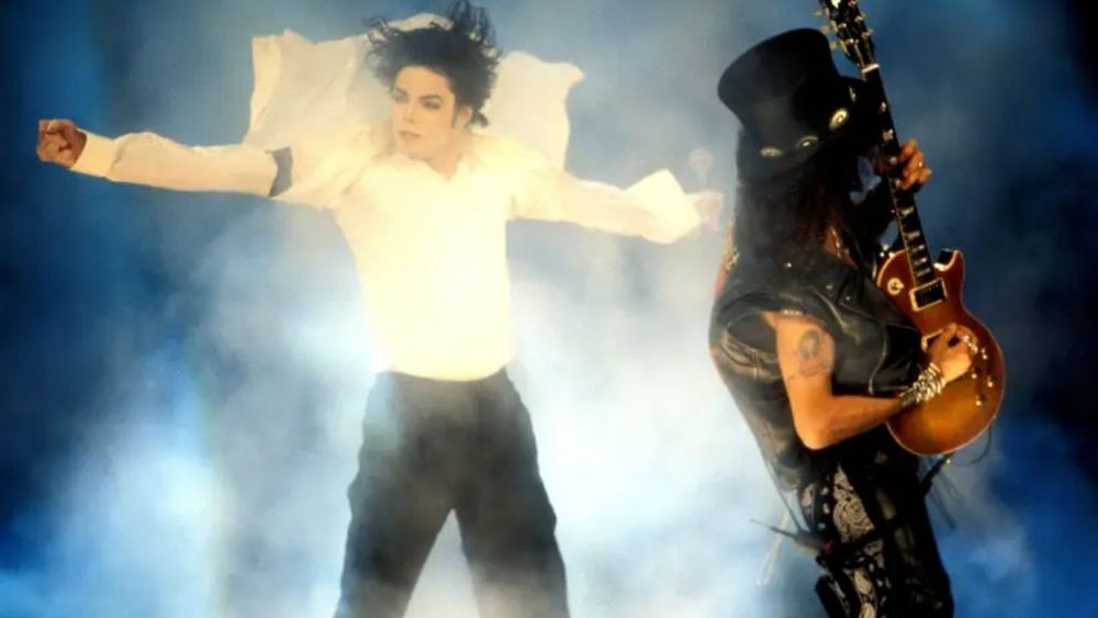 Michael Jackson y Slash durante la 12ª edición de los MTV Video Music Awards Michael Jackson y Slash durante la 12ª edición de los MTV Video Music Awards