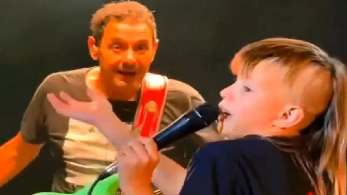 Quién es Agustín, el nene de 10 años que sorprendió a todos en pleno show de Divididos e hizo emocionar a Ricardo Mollo.