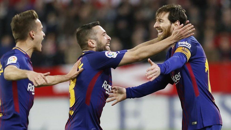 messi entro en el segundo tiempo y salvo a barcelona de la derrota