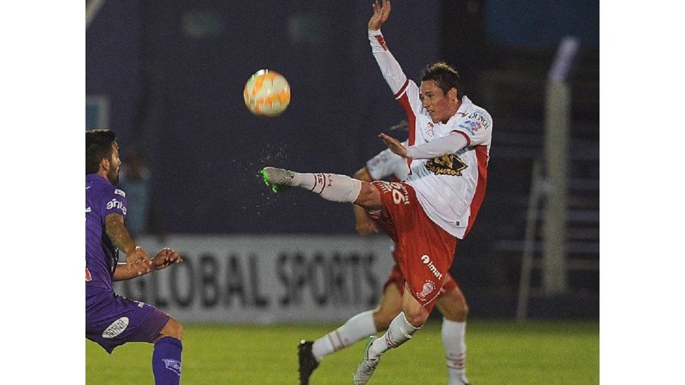 Huracán empató con Defensor