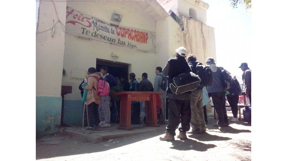 Los fieles en Punta Corral